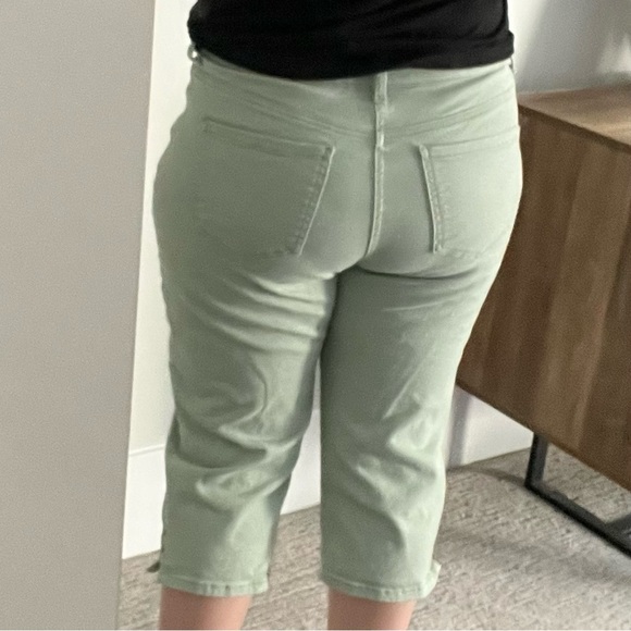 Mint green Amanda cropped jeans by Gloria Vanderbilt - Picture 3 of 6